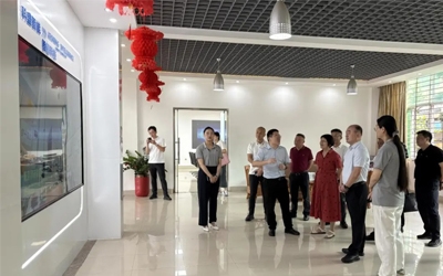 泉州市委常委、常務(wù)副市長(zhǎng)黃景春一行蒞臨科盛智能調(diào)研指導(dǎo)